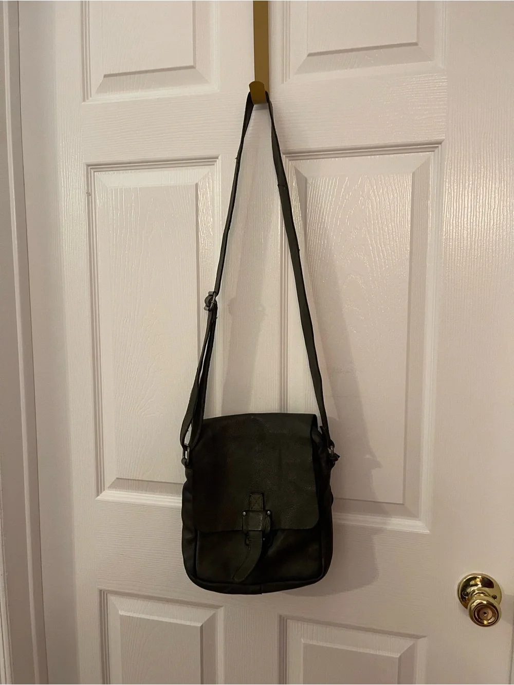Men's Black Leather Messenger Crossbody Bag - Adjustable Strap